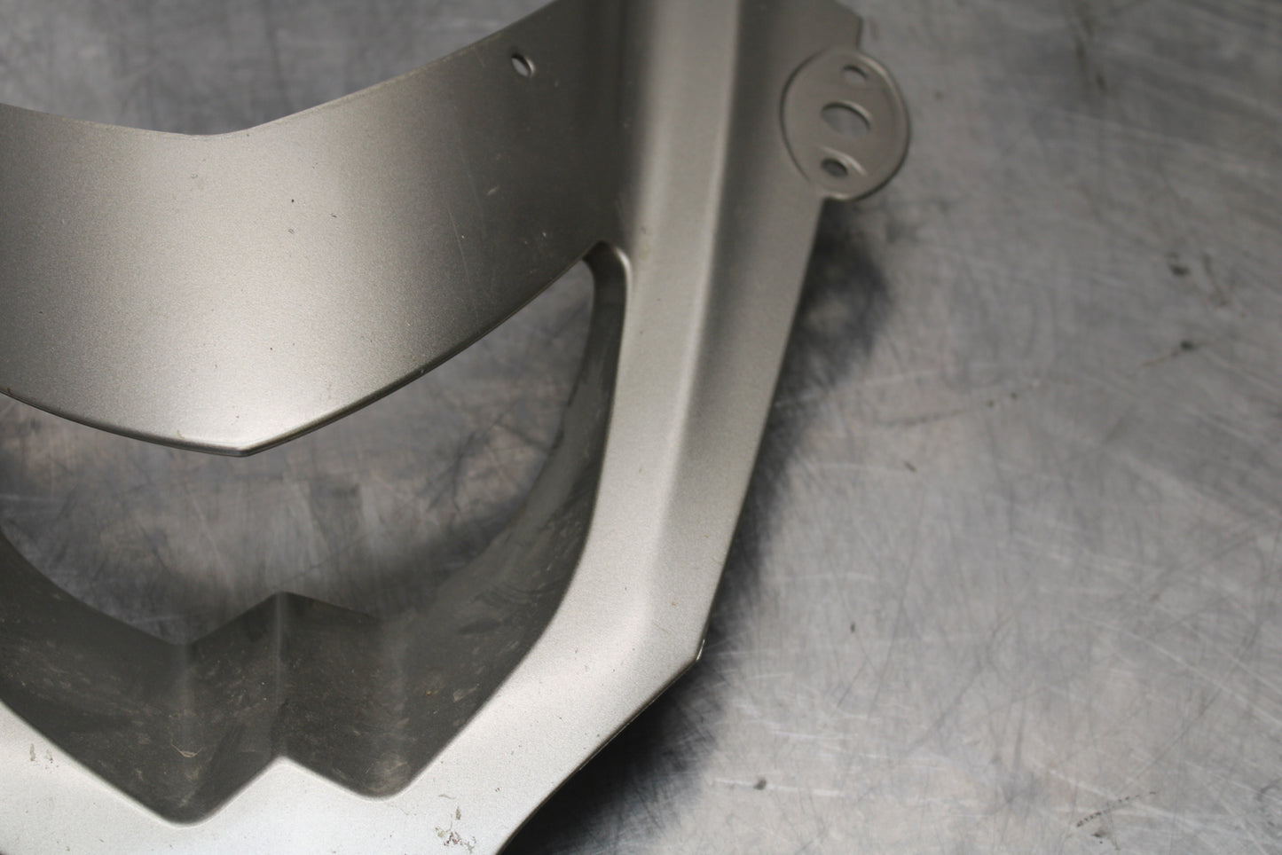 04-05 KAWASAKI NINJA ZX10R FRONT CENTER COWL FAIRING BB163