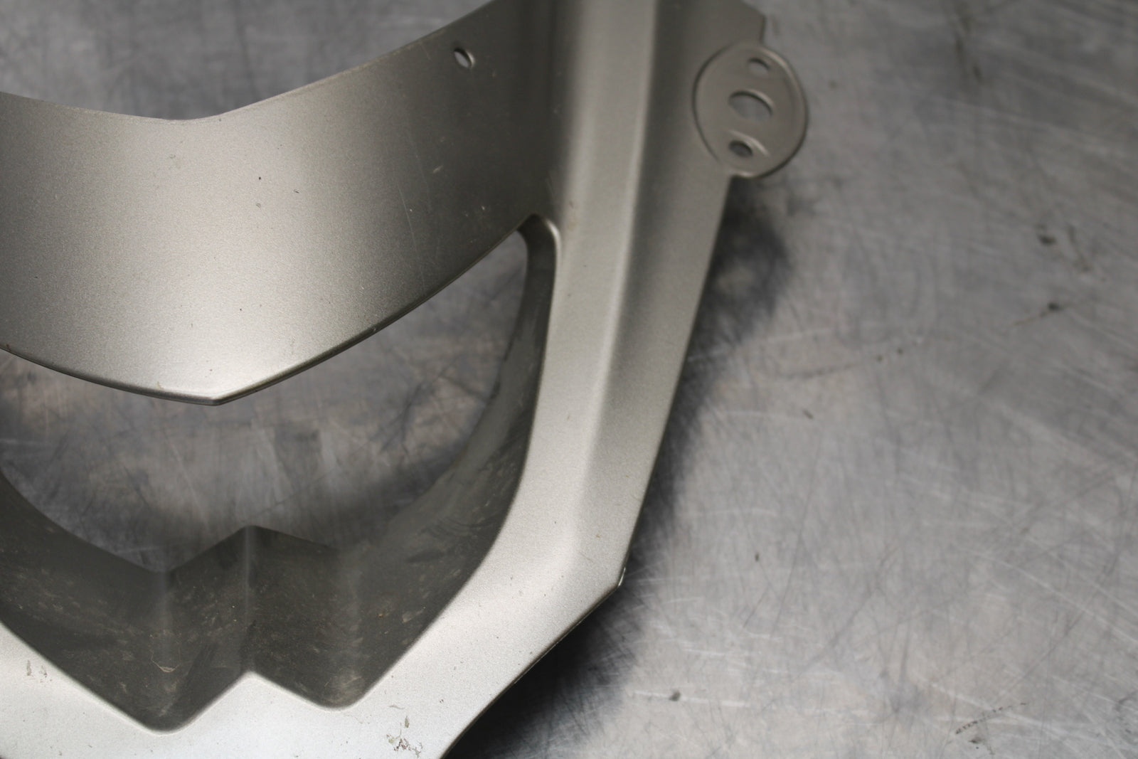 04-05 KAWASAKI NINJA ZX10R FRONT CENTER COWL FAIRING BB163