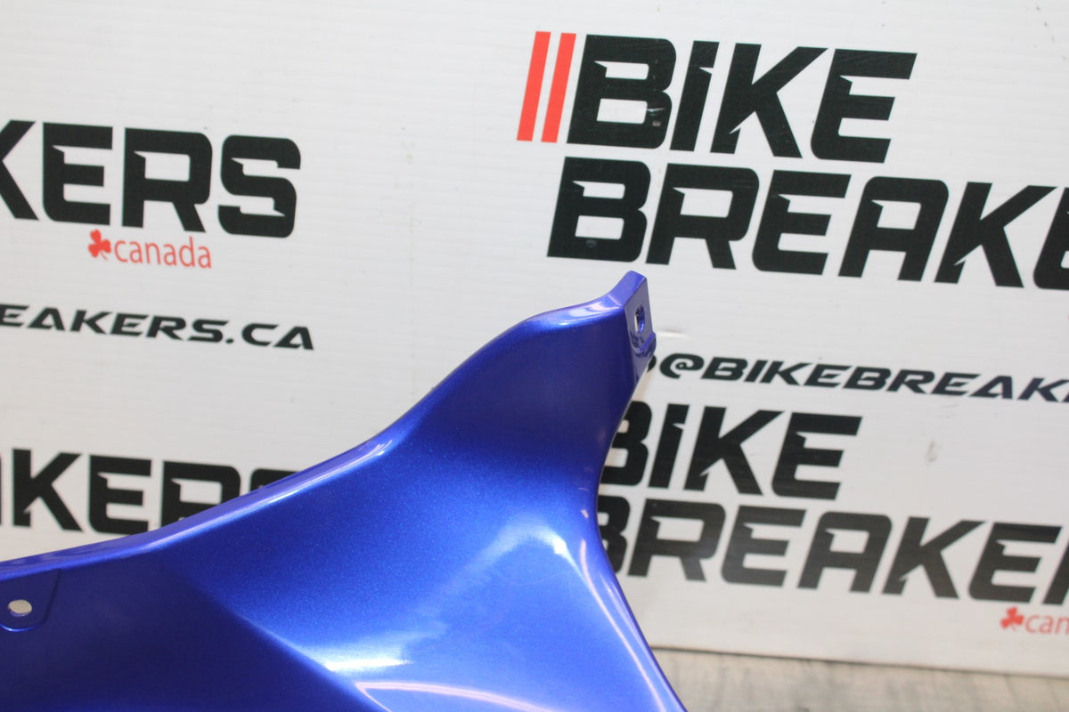 22-25 YAMAHA YZF R7 RIGHT FRONT DUCT COVER PANEL COWL BB583