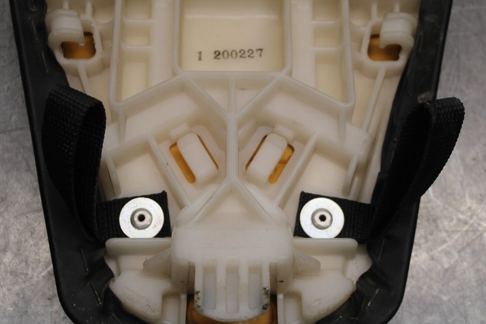 07-08 YAMAHA YZF R1 REAR BACK PASSENGER TANDEM SEAT PAD SADDLE PILLION BB724