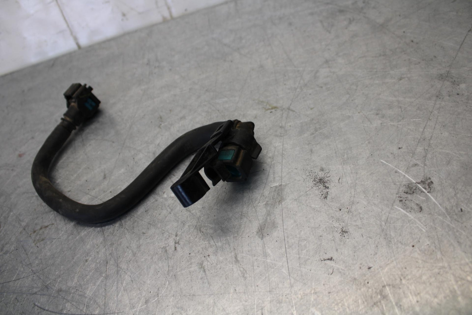 07-08 YAMAHA YZF R1 FUEL HOSE GAS LINE TUBE PIPE BB439