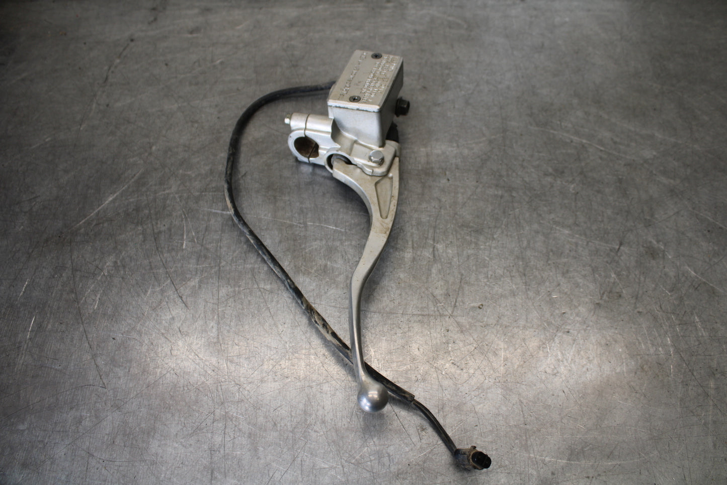 01-05 YAMAHA RAPTOR 660R FRONT BRAKE MASTER CYLINDER 5LP-2583T-03-00 BB695