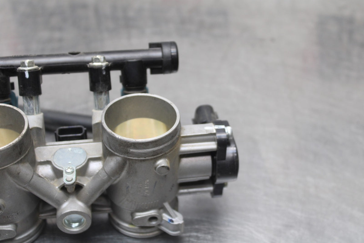 23-24 YAMAHA MT-07 MAIN FUEL INJECTORS / THROTTLE BODIES BB927