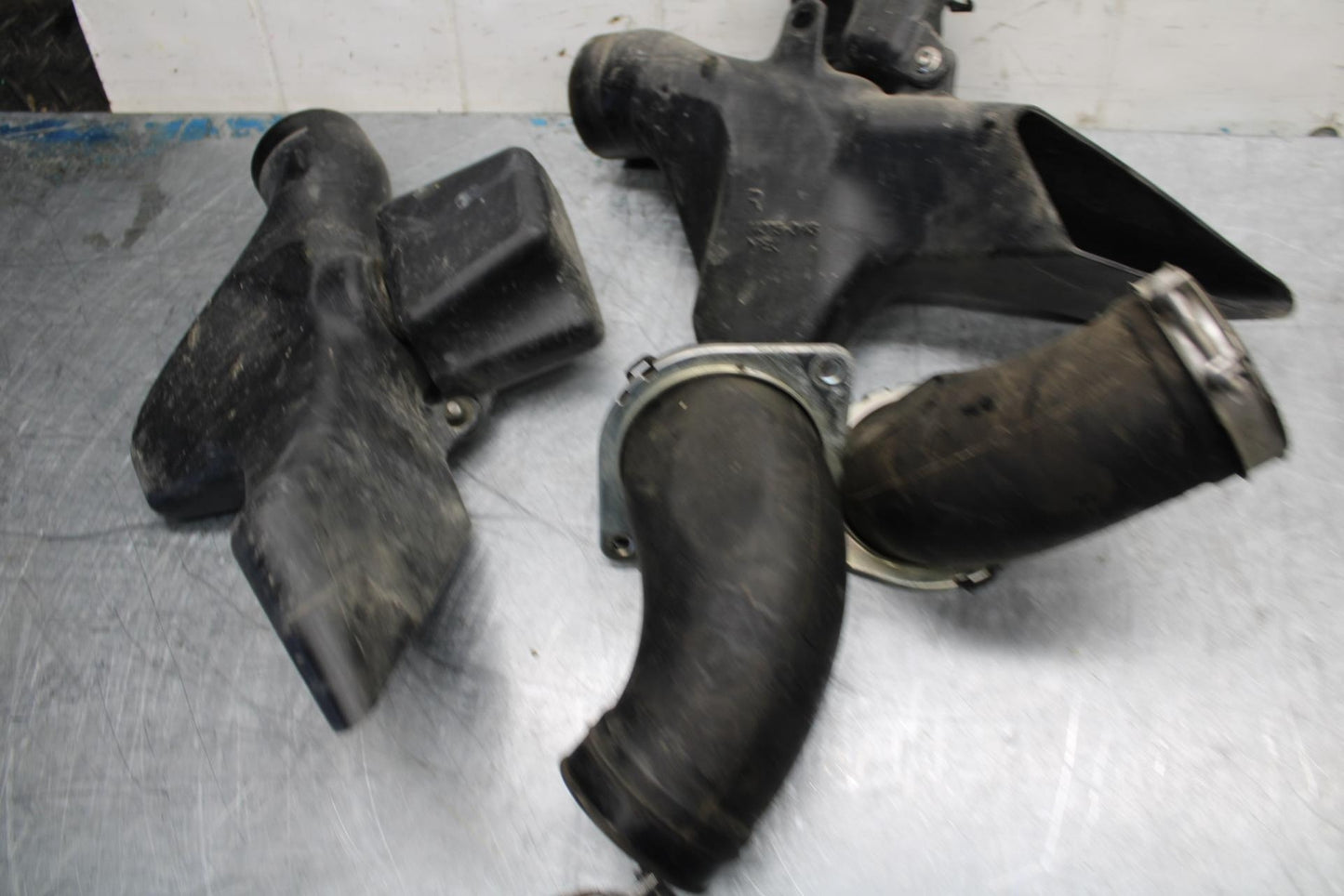 07-08 KAWASAKI CONCOURS 1400 ABS RIGHT LEFT AIR INTAKE DUCTS BB449