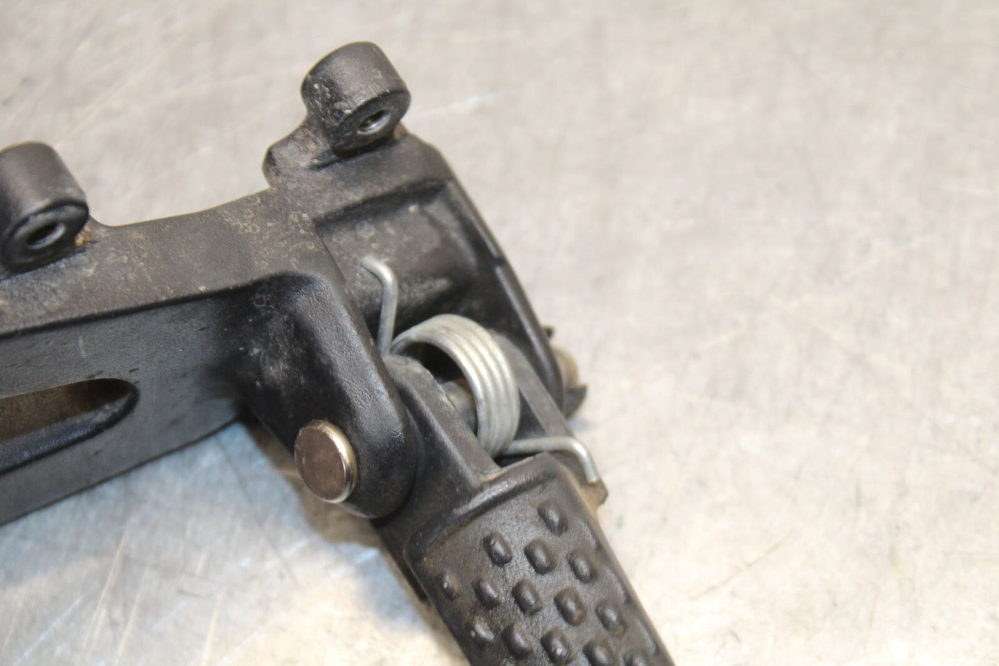 05-06 HONDA CBR600RR LEFT REARSET REAR SET DRIVER FOOT PEG REST STOP BB399