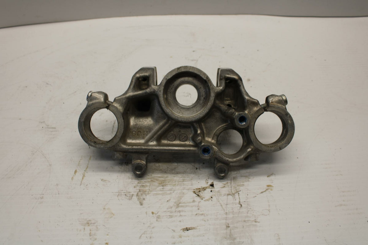 84-85 HONDA V30 MAGNA FORKS UPPER TRIPLE TREE CLAMP BB251
