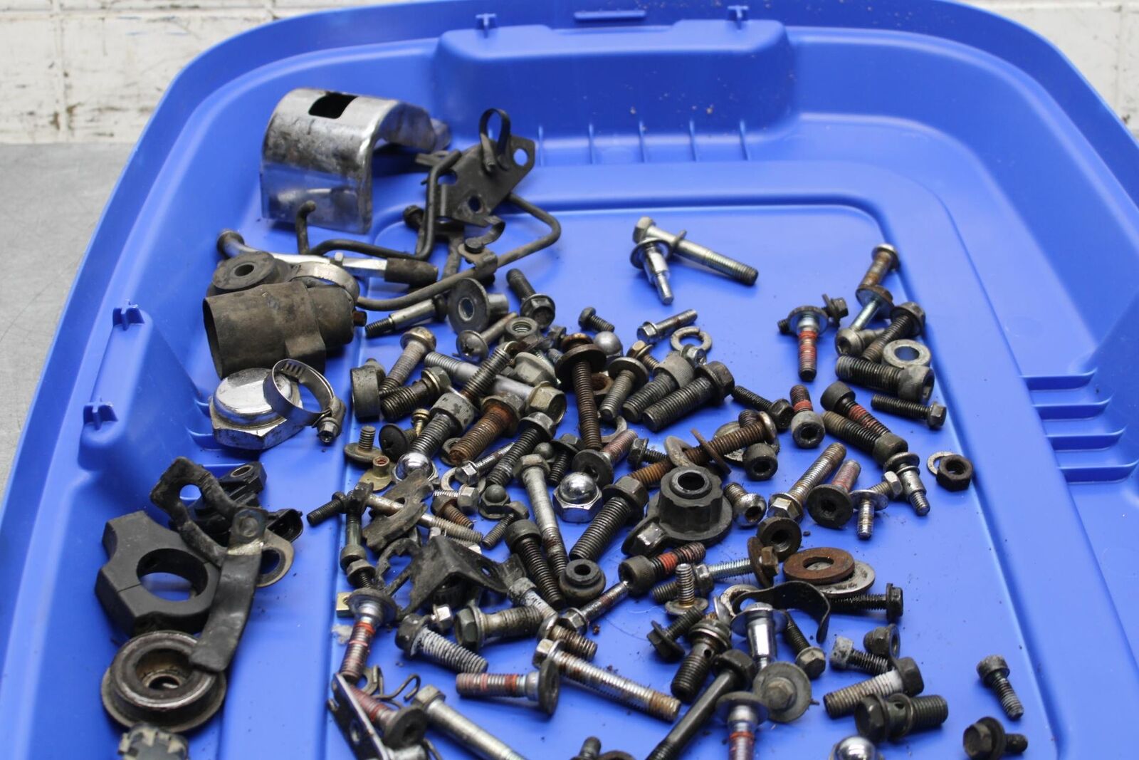 2005 Kawasaki Vulcan 1500 Classic MOUNTING BOLTS AND MISC. HARDWARE  BB576