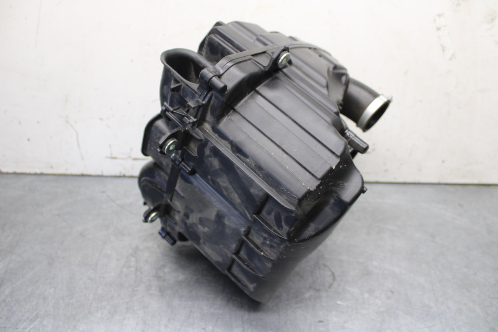 22-24 YAMAHA XSR900 AIRBOX AIR INTAKE FILTER BOX BB683