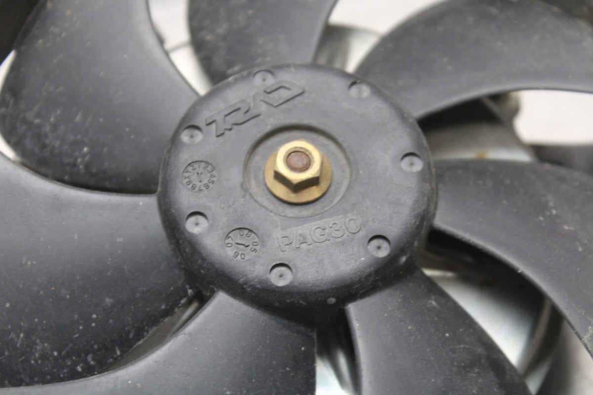 05 YAMAHA YZF R6 RIGHT ENGINE RADIATOR COOLING FAN MOTOR BB858
