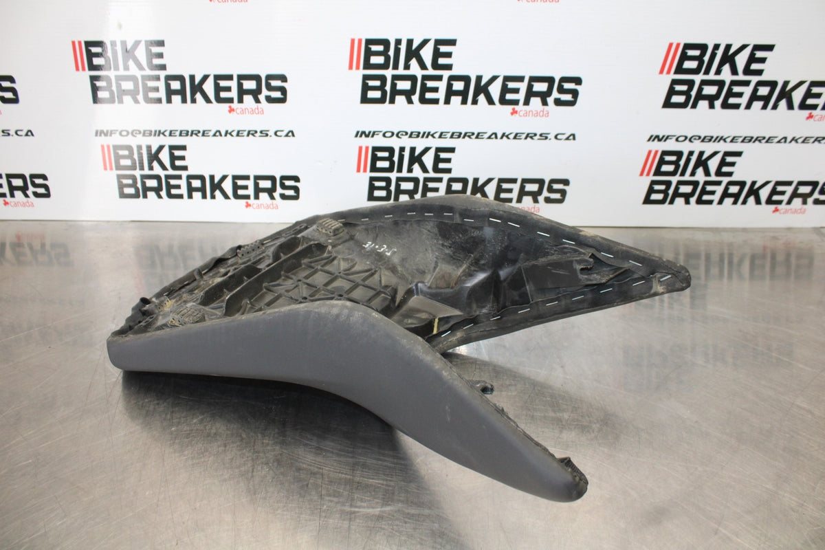 17-22 KTM 390 DUKE FRONT DRIVERS SEAT PAD SADDLE PILLION BB180