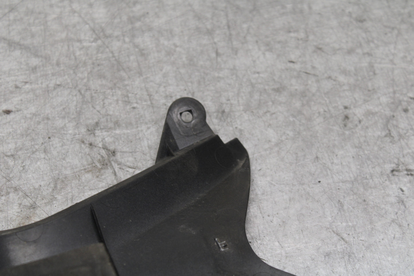 13-18 KAWASAKI NINJA ZX6R CENTER REAR BACK TAIL FAIRING COWL  BB682