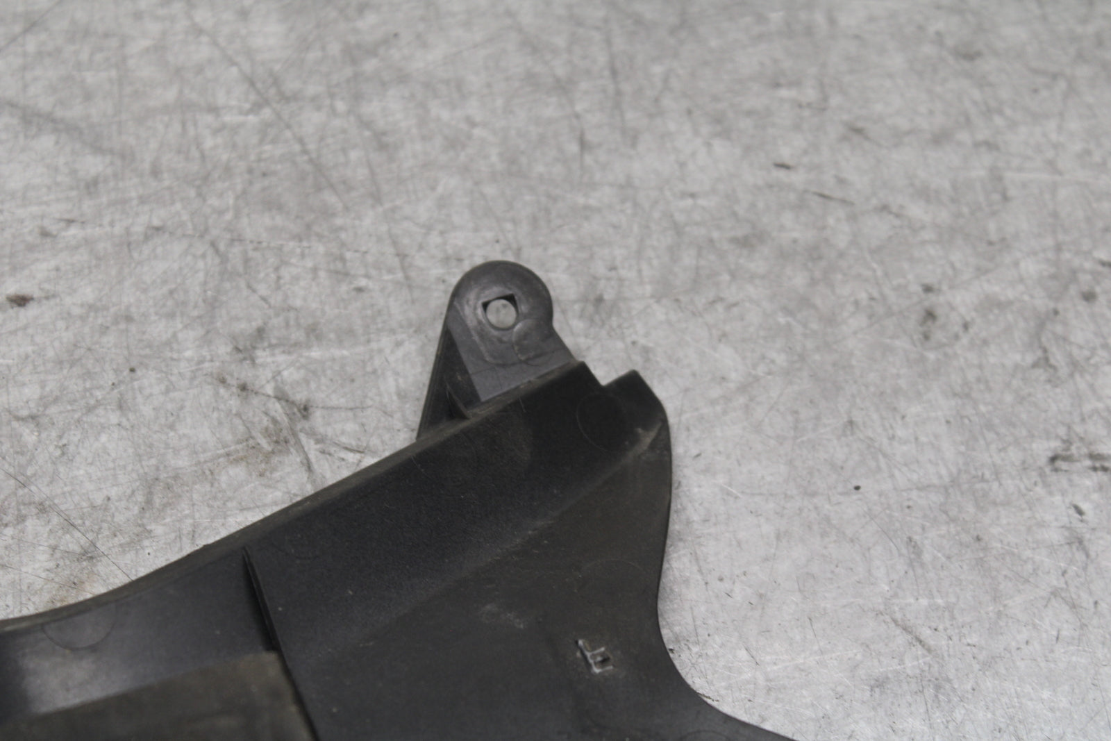 13-18 KAWASAKI NINJA ZX6R CENTER REAR BACK TAIL FAIRING COWL  BB682