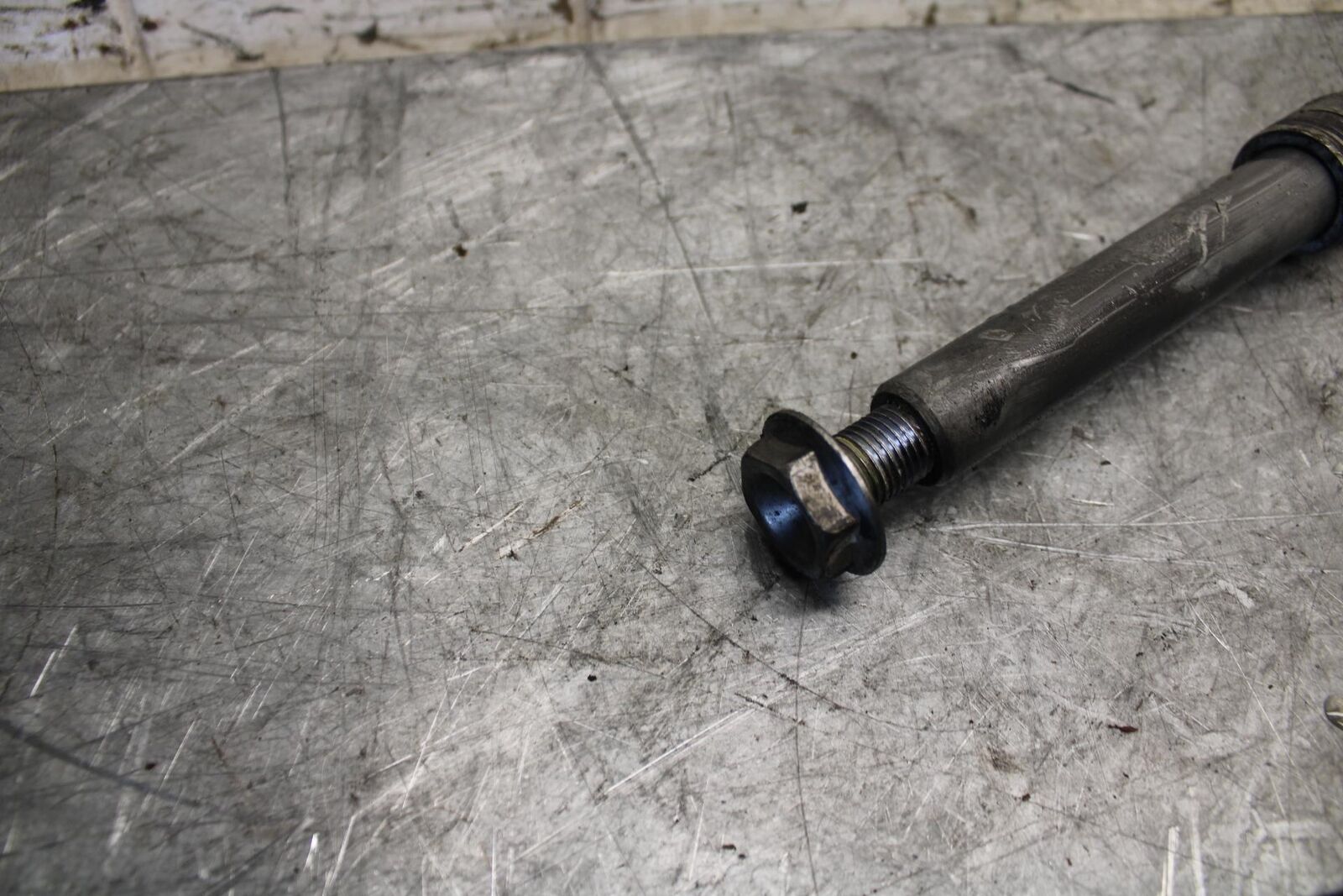 2008 Honda CBR600RR FRONT WHEEL RIM AXLE PIVOT BOLT 44301-MFJ-D00 BB542