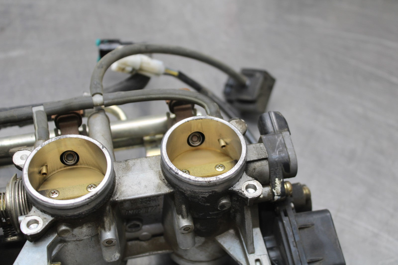 06-07 SUZUKI GSXR 600 MAIN FUEL INJECTORS / THROTTLE BODIES BB178