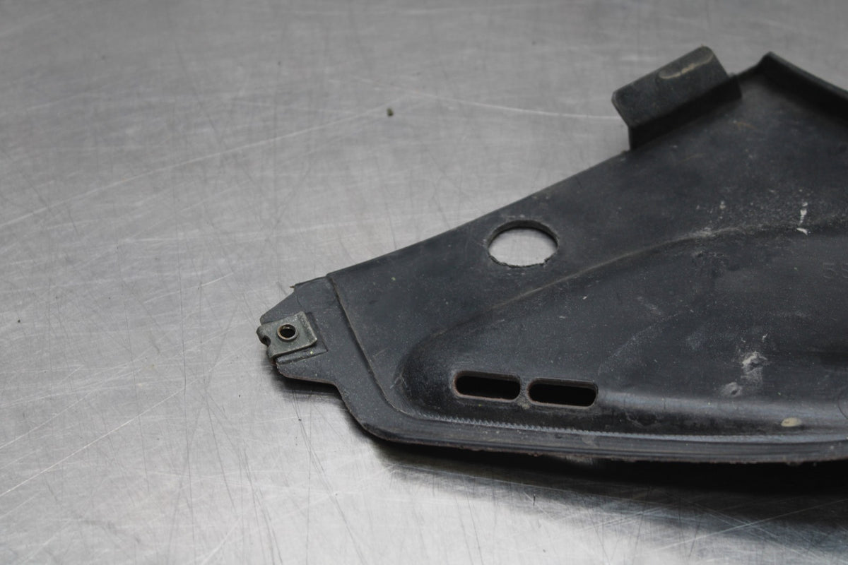 05 YAMAHA YZF R6 LEFT FRONT DUCT COVER PANEL COWL BB858
