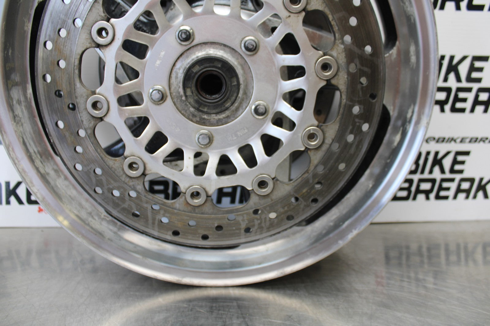 05 TRIUMPH ROCKET III FRONT WHEEL FRONT RIM & ROTORS BB186