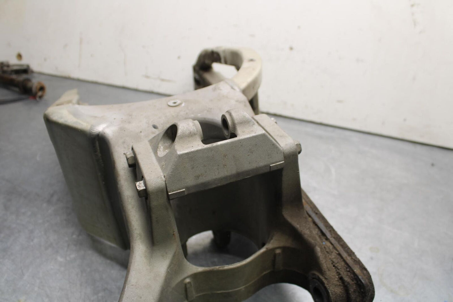 03-04 HONDA CBR600RR REAR SWINGARM BACK SUSPENSION SWING ARM  BB637