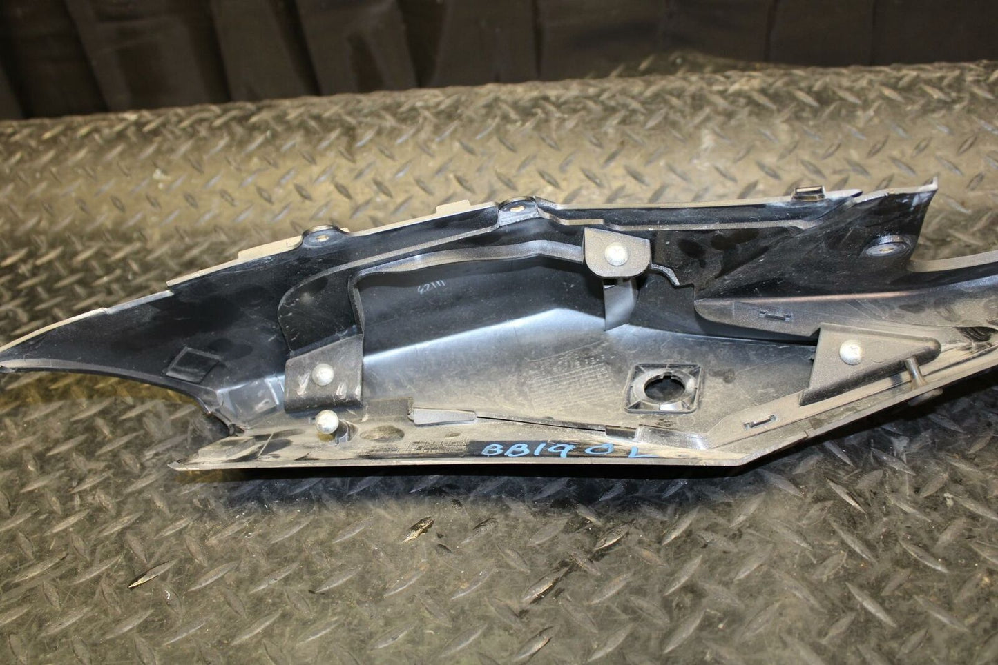 10 SUZUKI GSXR750 LEFT REAR BACK TAIL FAIRING COWL SHROUD BB190