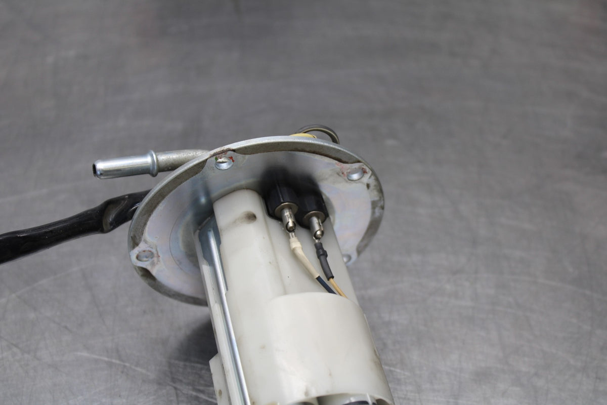 08 KAWASAKI NINJA ZX10R FUEL PUMP GAS PETROL SENDER UNIT BB902
