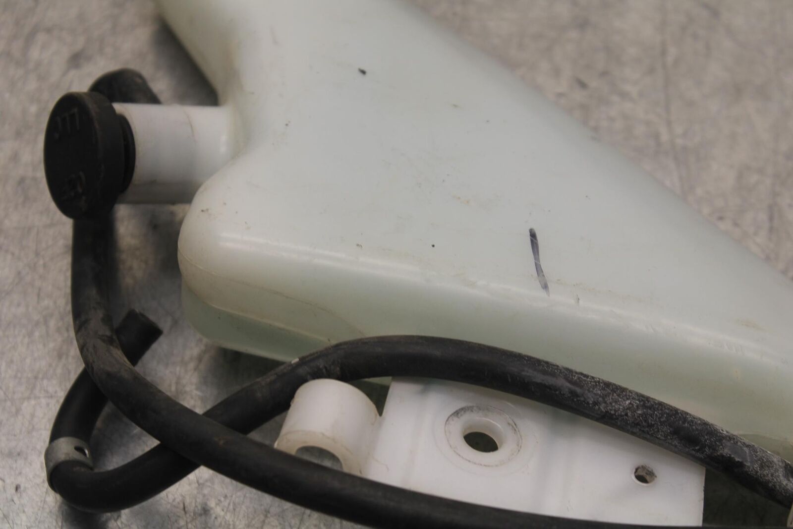 2011 Suzuki GSXR600 COOLANT WATER TANK RESERVOIR BOTTLE BB602