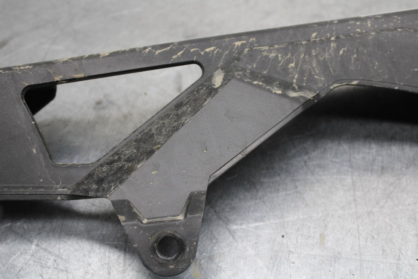11-23 SUZUKI GSXR 750 REAR BACK DRIVE CHAIN GUARD COVER SHIELD BB630