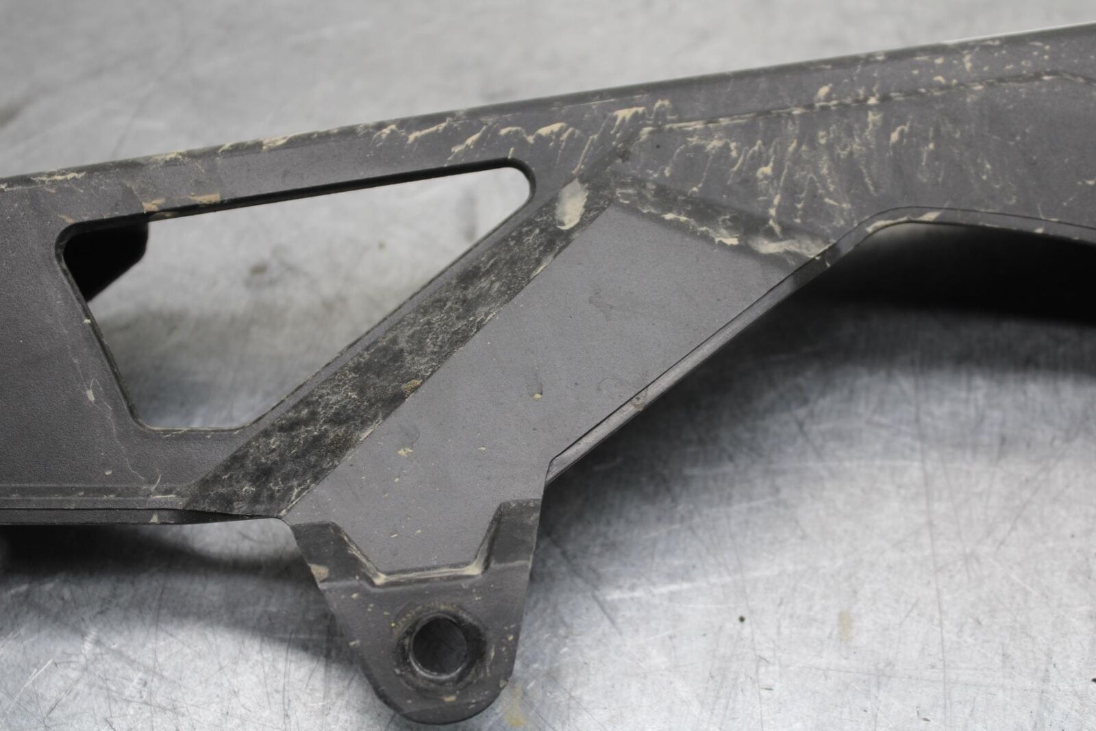 11-23 SUZUKI GSXR 750 REAR BACK DRIVE CHAIN GUARD COVER SHIELD BB630
