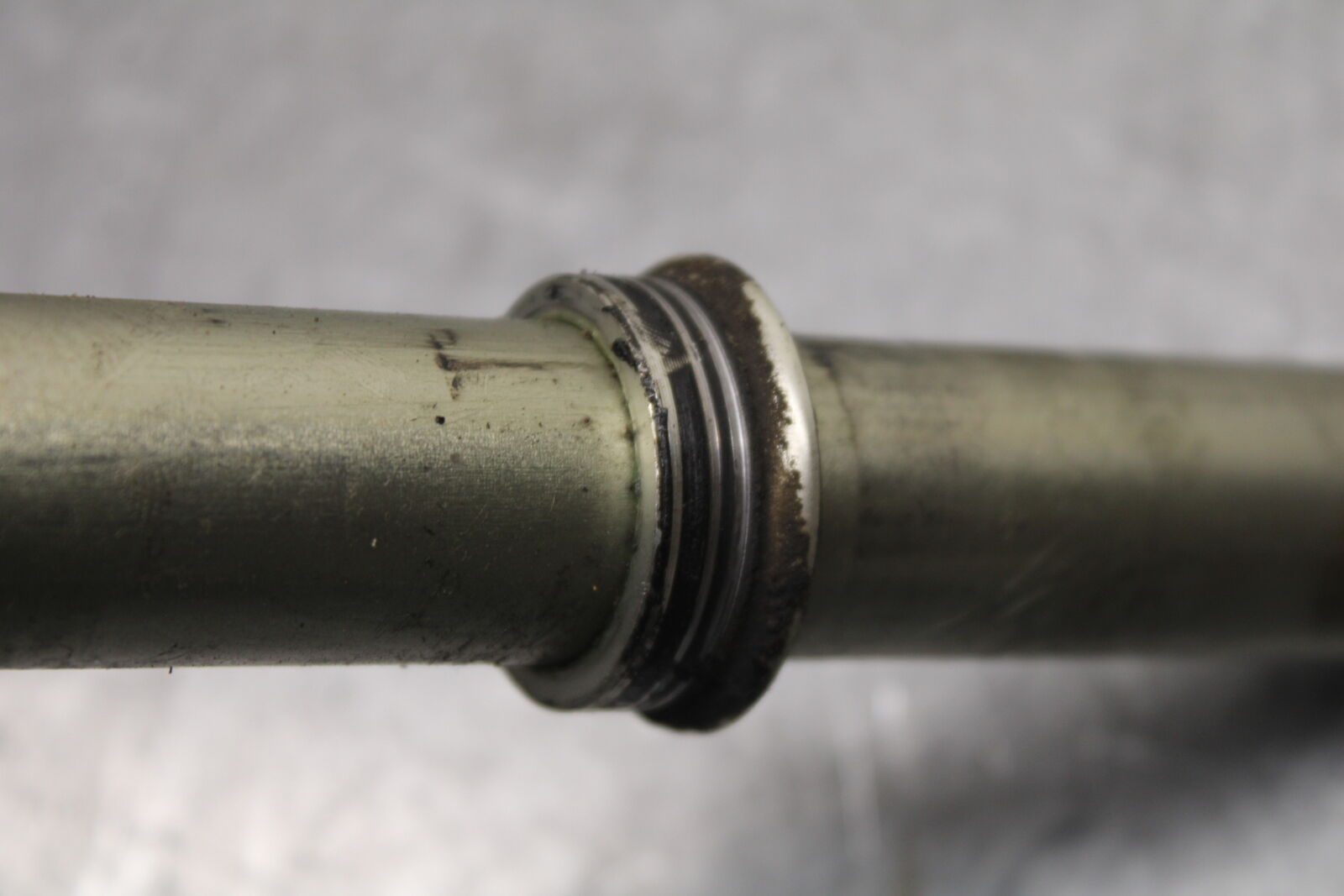 06-07 SUZUKI GSXR750 FRONT WHEEL RIM AXLE PIVOT BOLT 54711-41G00 BB670