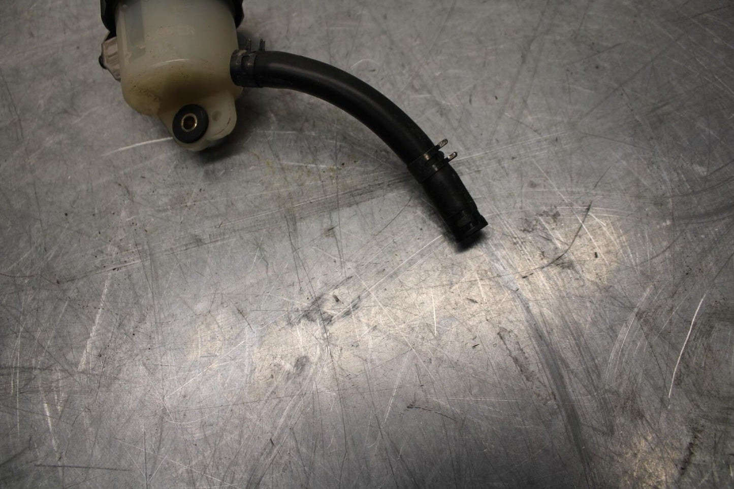 07-08 YAMAHA YZF R1 FRONT BRAKE MASTER FLUID RESERVOIR TANK BOTTLE BB483