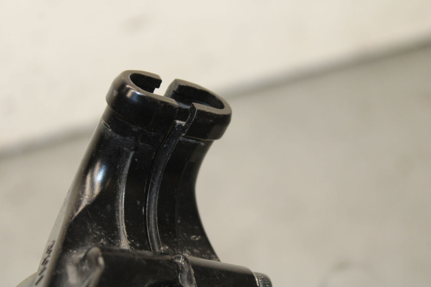 16-21 YAMAHA XSR900 THROTTLE CABLE LINE HOUSING GUIDE BB664