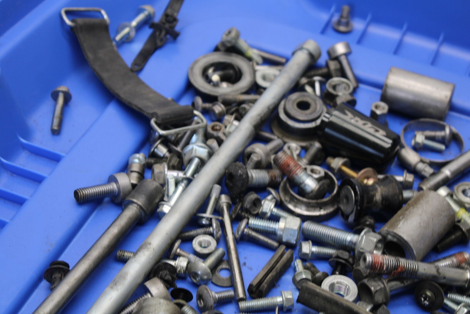 05-06 HONDA CBR600RR BOLTS HARDWARE BB655