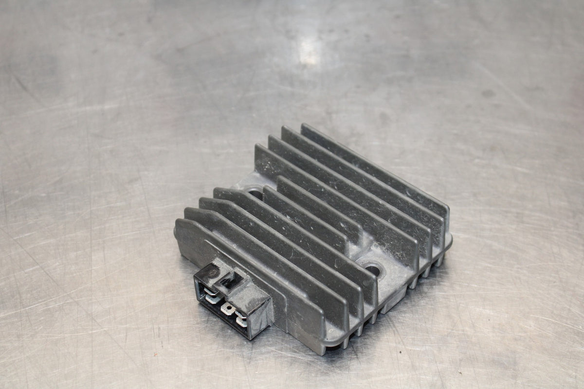 17-18 YAMAHA YZF R3 RECTIFIER VOLTAGE REGULATOR BB813