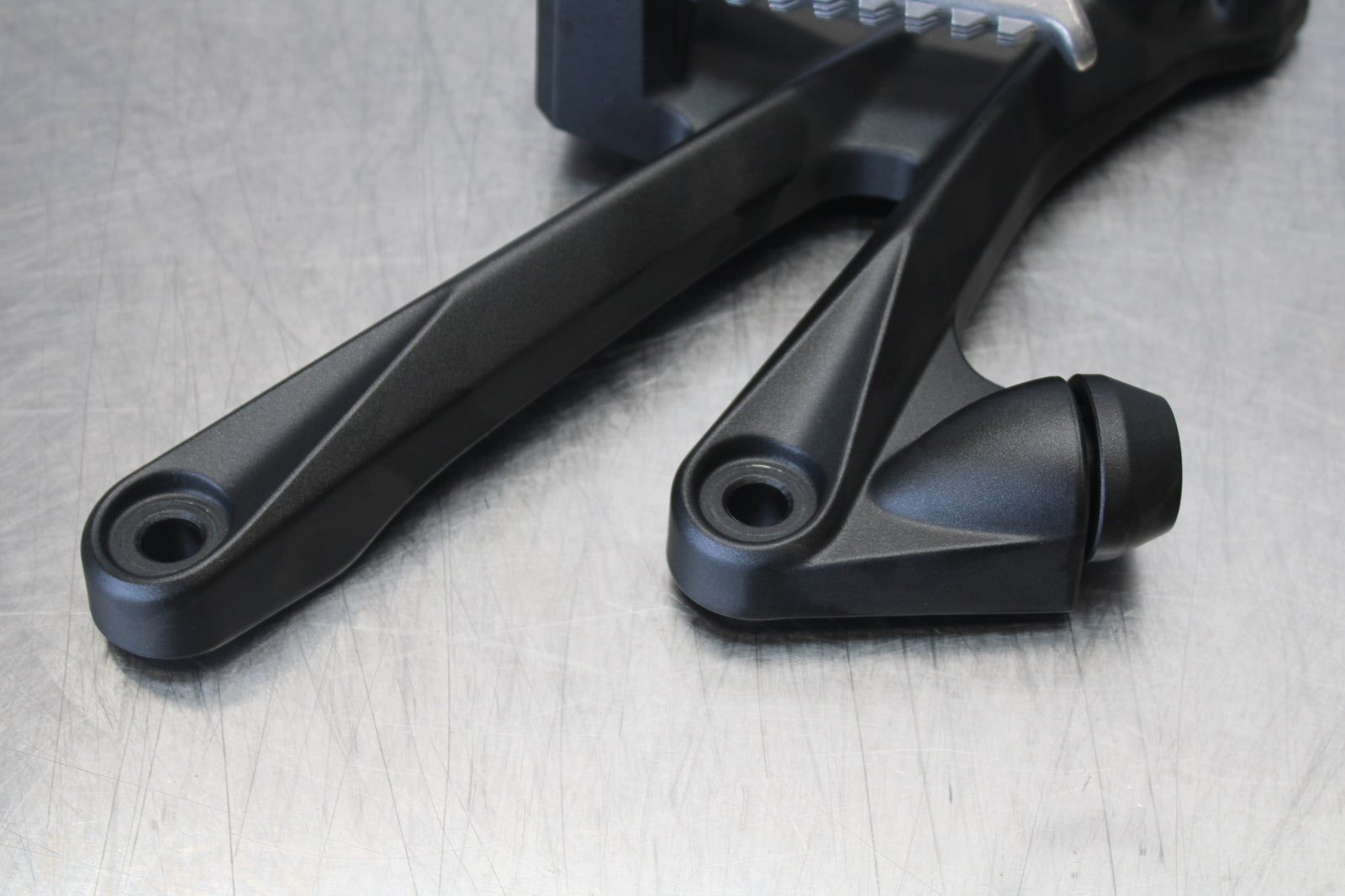 23-24 KAWASAKI NINJA ZX14R REAR BACK PASSENGER PEG SET PAIR BB169