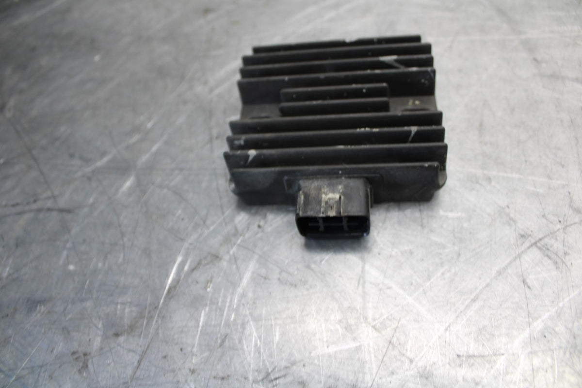 2007 Yamaha YZF R6 RECTIFIER VOLTAGE REGULATOR 4XY-81960-00-00 BB522