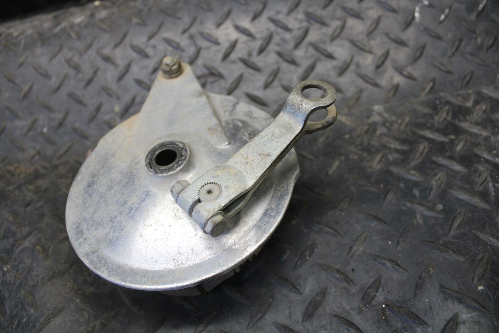 71 YAMAHA L5 REAR BACK WHEEL RIM HUB BB230