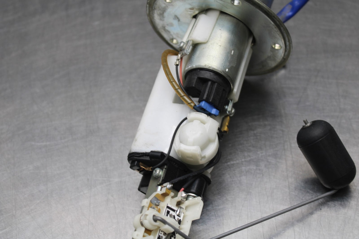 05-06 SUZUKI GSXR1000 FUEL PUMP GAS PETROL SENDER UNIT BB773