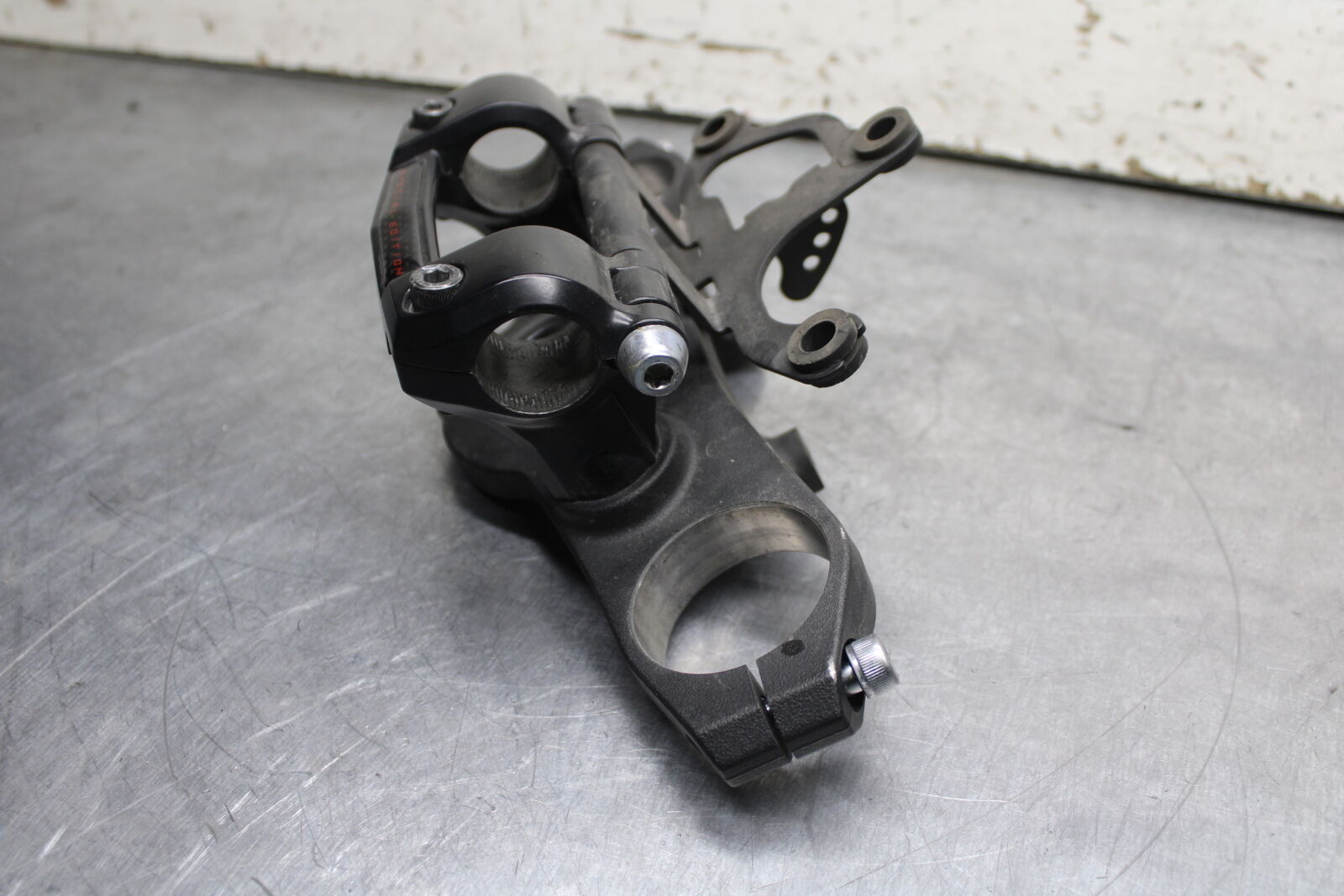 12-13 KAWASAKI Z1000 FORKS UPPER TRIPLE TREE CLAMP BB743