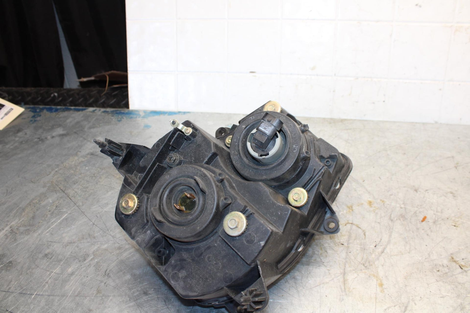 99-07 SUZUKI HAYABUSA GSX1300R FRONT HEADLIGHT HEAD LIGHT LAMP BB426