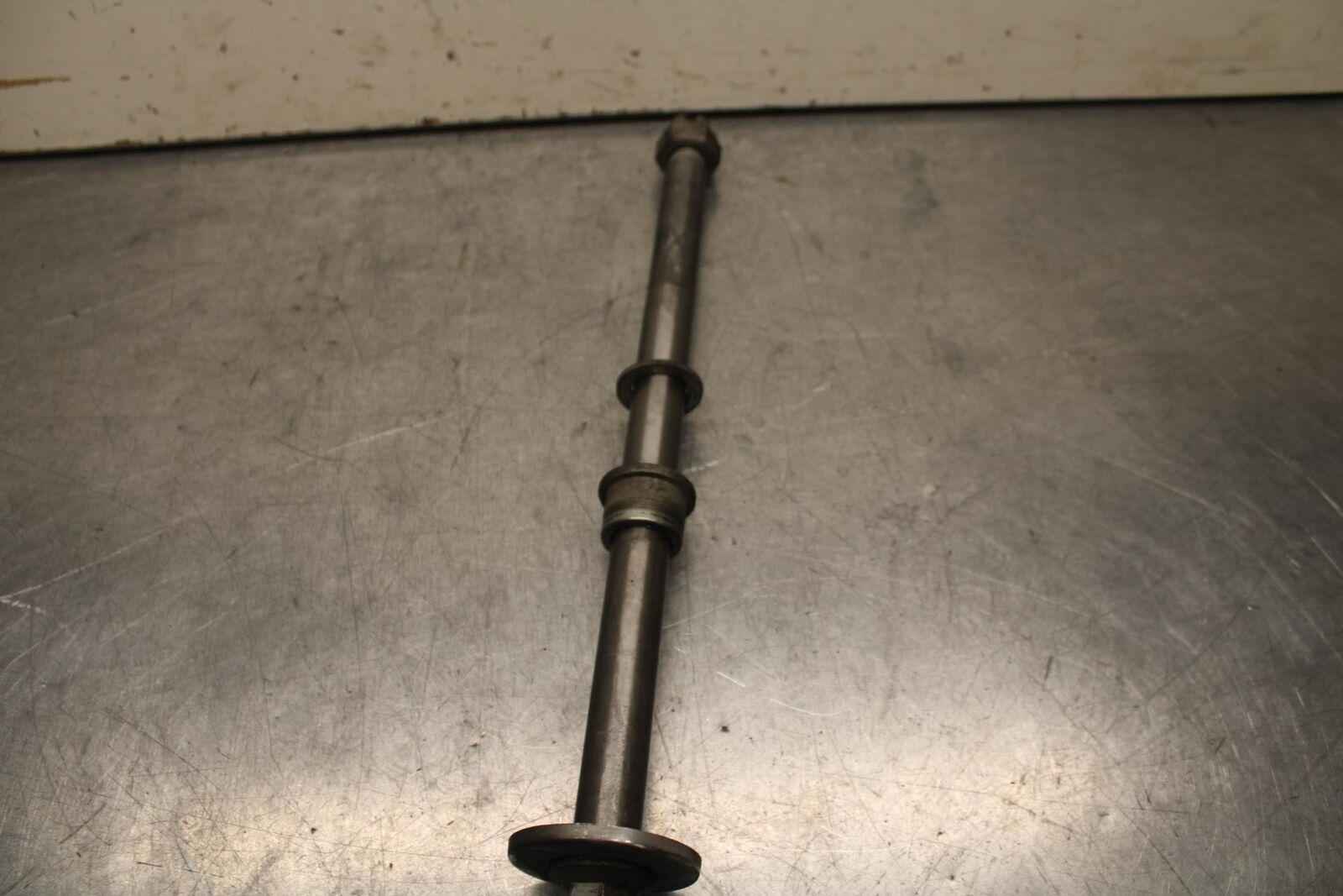 03-08 KAWASAKI VULCAN 1600 REAR AXLE BACK WHEEL RIM PIVOT BOLT AXEL BB616