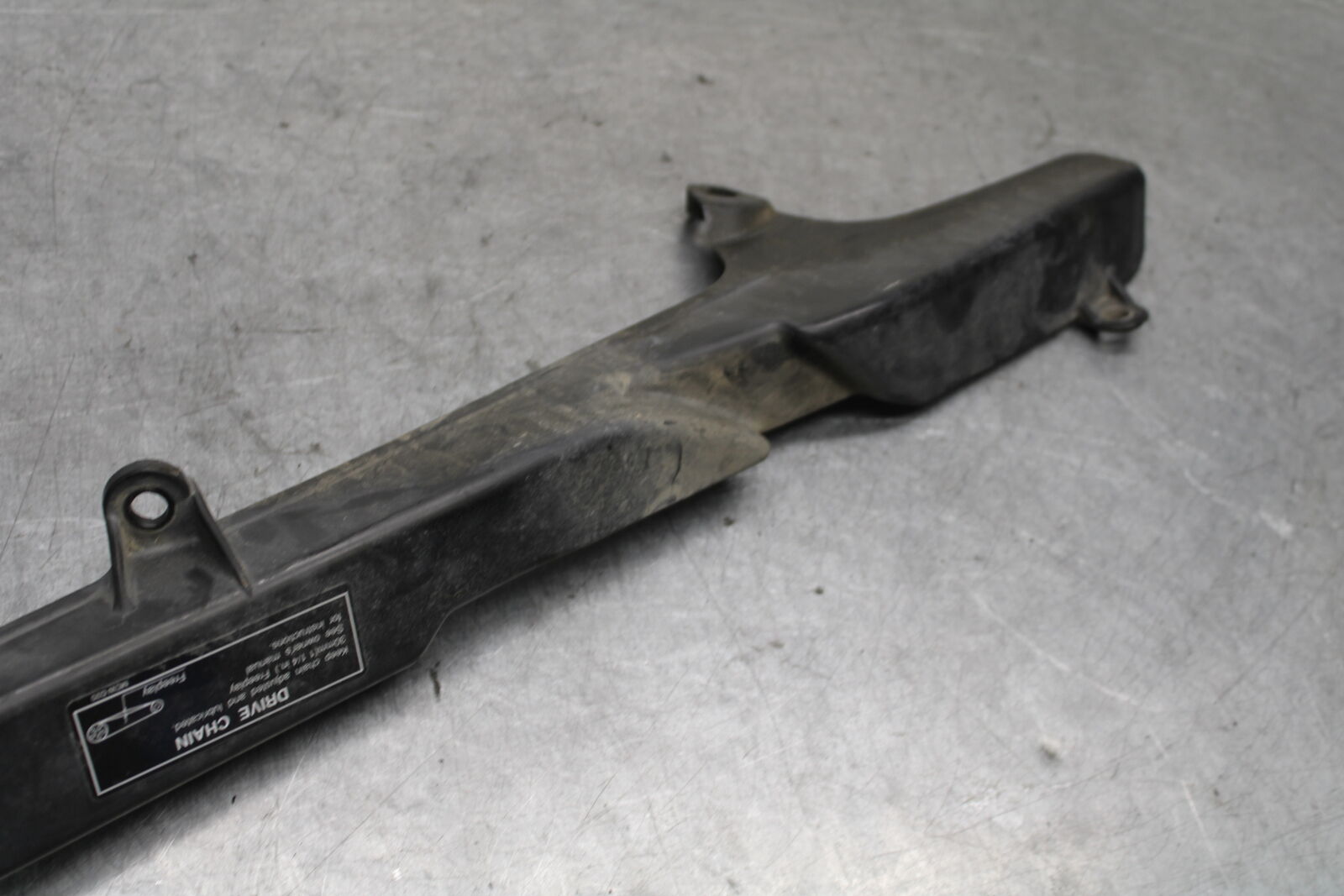 05-06 HONDA CBR600RR REAR DRIVE CHAIN GUARD COVER SHIELD 40510-MEE-010  BB689