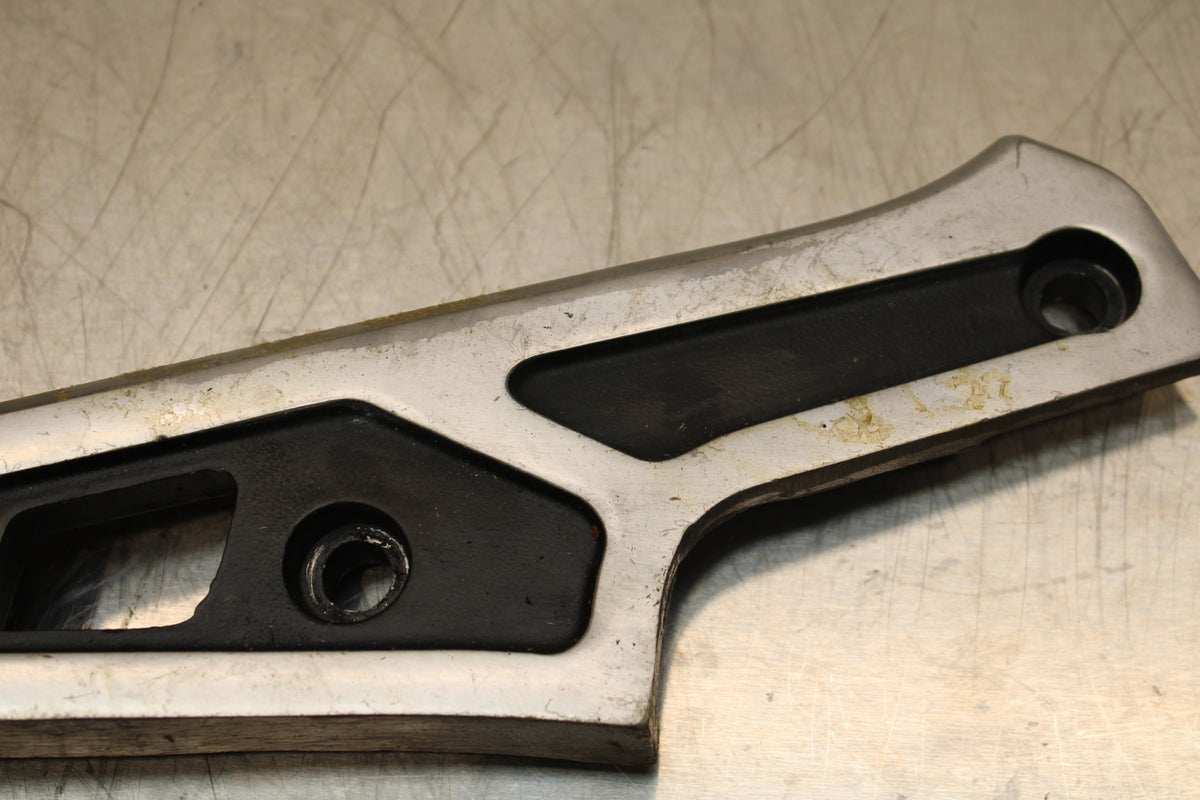 86 SUZUKI GS750ES REAR BACK PASSENGER PEG SET PAIR BB140