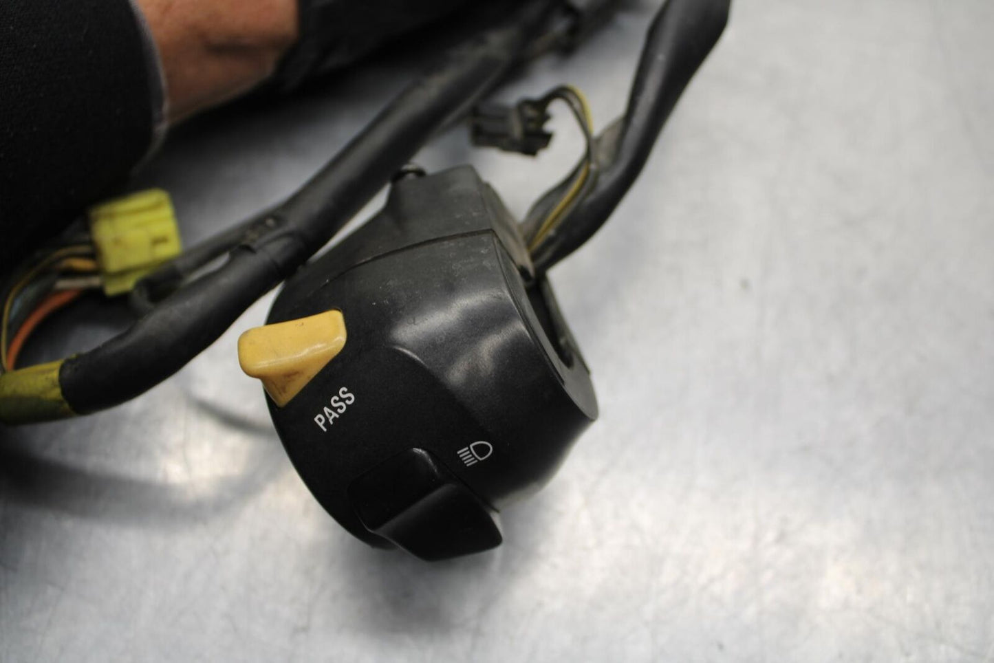 2006 Suzuki SV650S LEFT CLIP ON HANDLE HORN SIGNALS SWITCH SWITCHES #B BB65