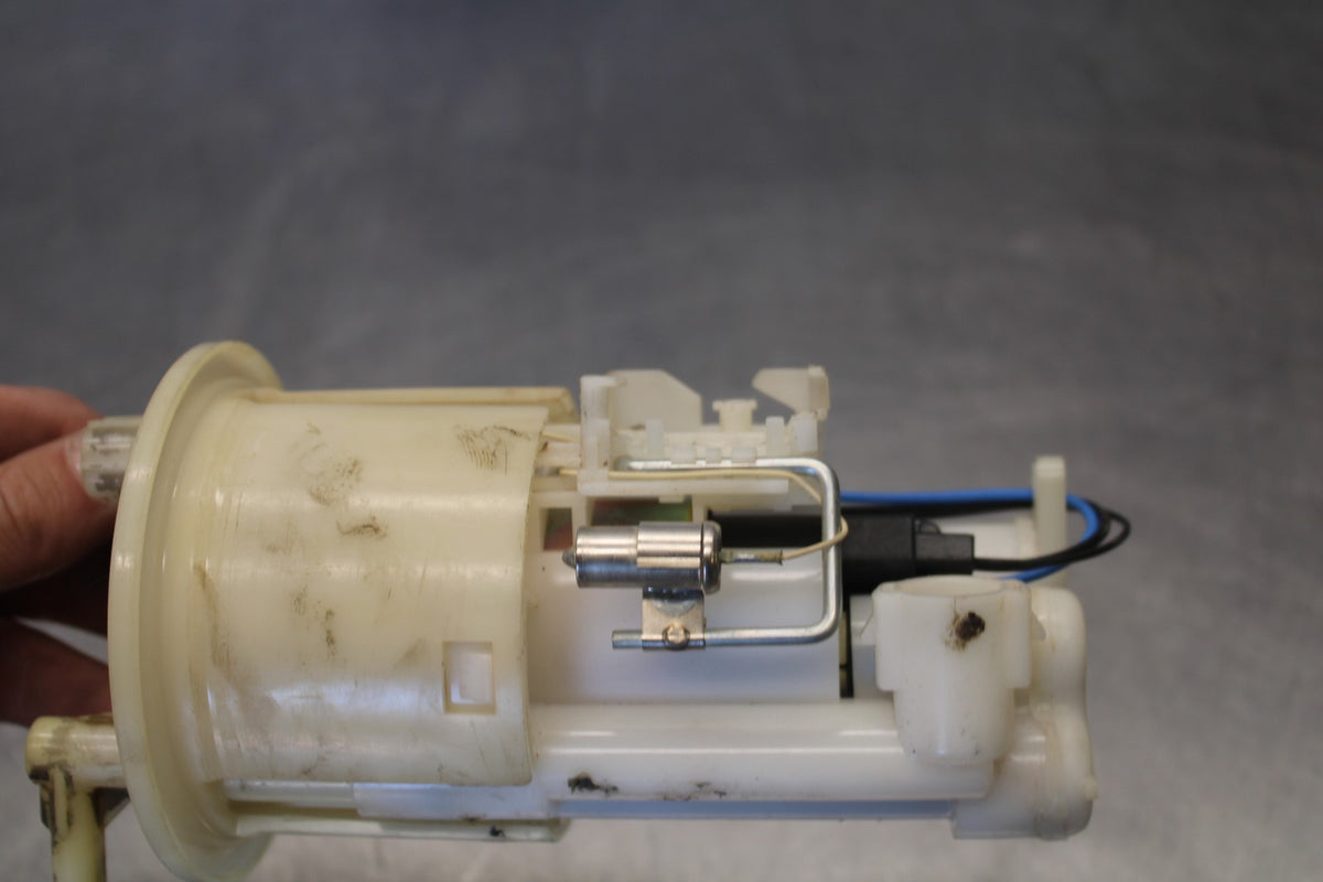 03-04 YAMAHA YZF R6 FUEL PUMP GAS PETROL SENDER UNIT BB890