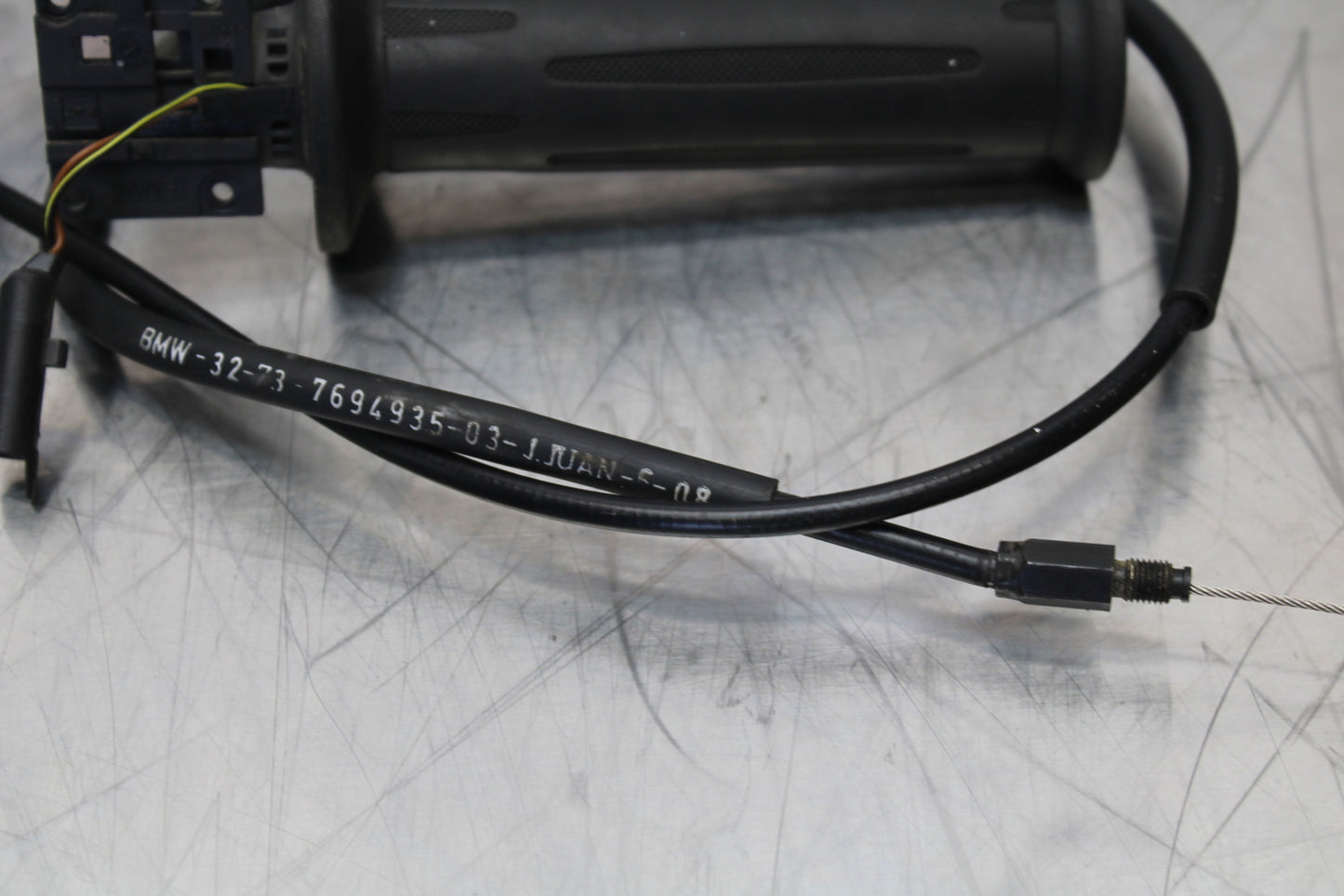 06-12 BMW F800ST THROTTLE CABLE LINE HOUSING GUIDE BB144