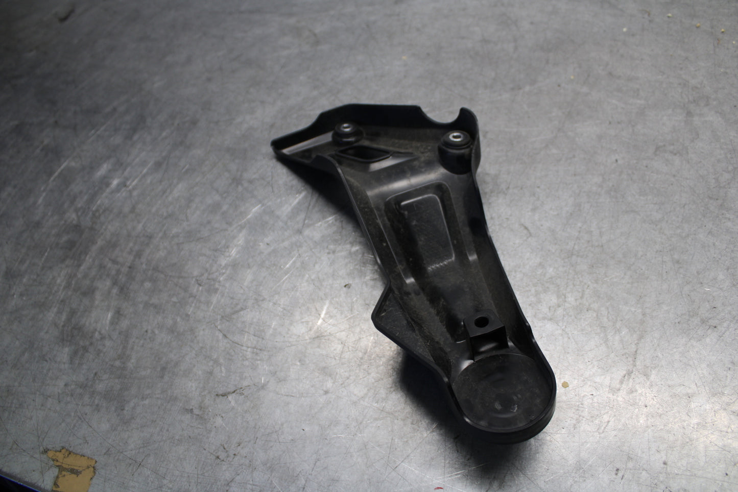 18-24 YAMAHA MT-07 RIGHT FRAME SIDE COVER COWL PANEL TRIM BB662