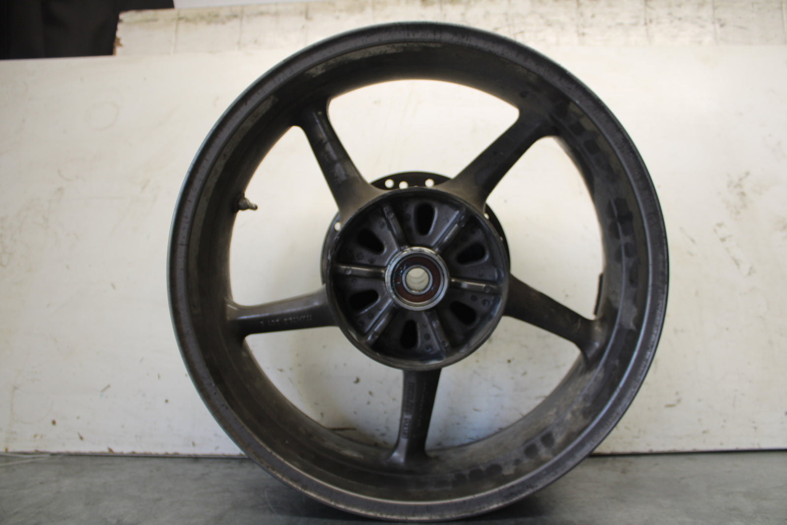 07-08 TRIUMPH DAYTONA 675 REAR WHEEL BACK RIM BB685