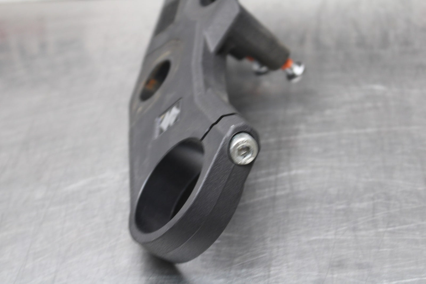 08-10 SUZUKI GSXR 600 FORKS UPPER TRIPLE TREE CLAMP BB202