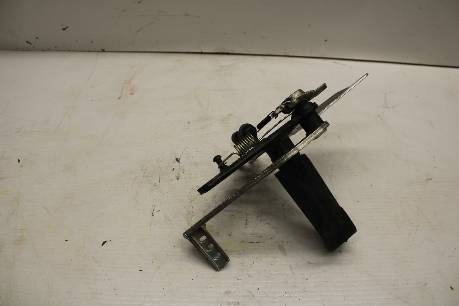 04-09 SUZUKI GS500F RIGHT REARSET REAR SET DRIVER FOOT PEG REST STOP  BB278