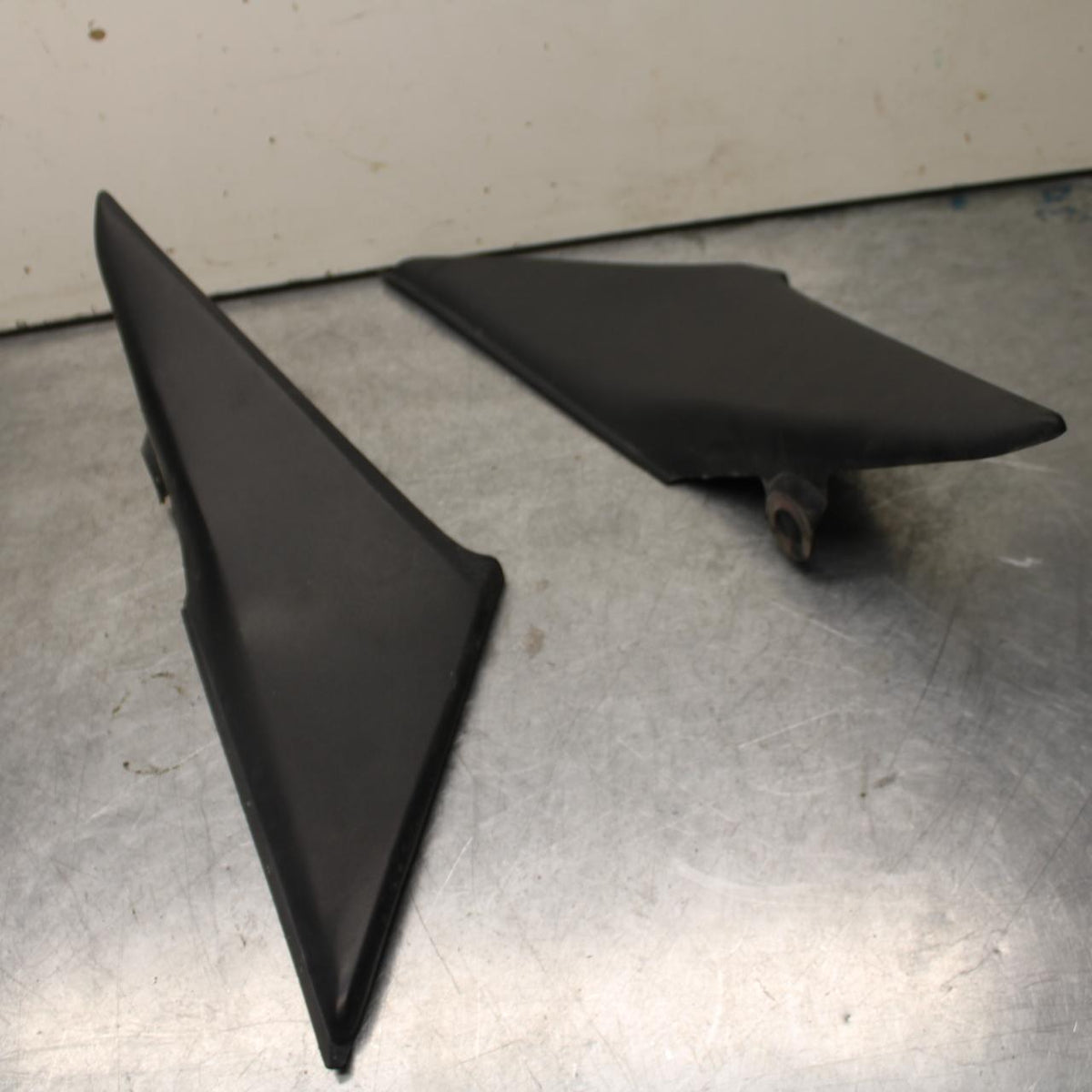 03-04 HONDA CBR600RR RIGHT LEFT FRONT SIDE SEAT PANELS TRIMS COWLS  BB614