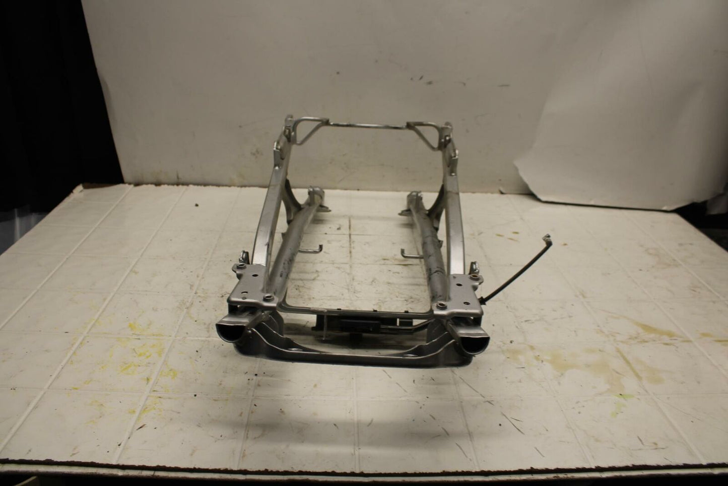 03-05 SUZUKI SV1000 REAR SUBFRAME BACK SUB FRAME BB405