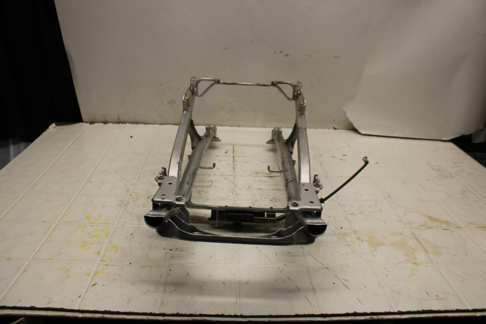 03-05 SUZUKI SV1000 REAR SUBFRAME BACK SUB FRAME BB405
